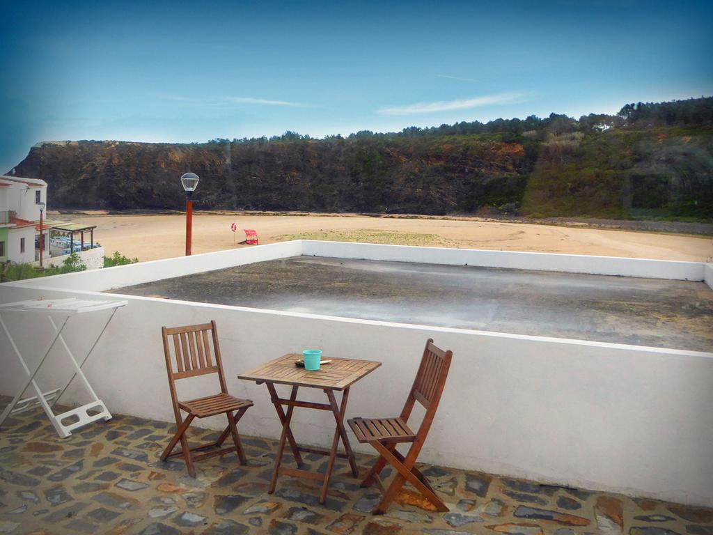 Pedra Dos Corvos Beach House Odeceixe Kültér fotó